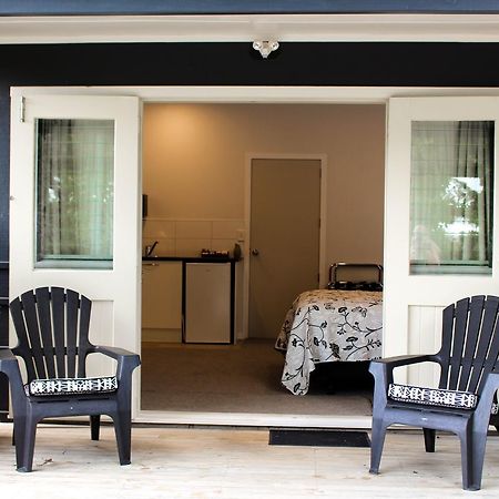 Amazing Kiwi Lodge Whangamata Exterior foto