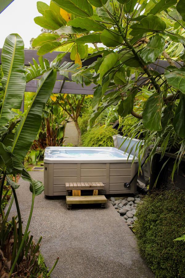 Amazing Kiwi Lodge Whangamata Exterior foto