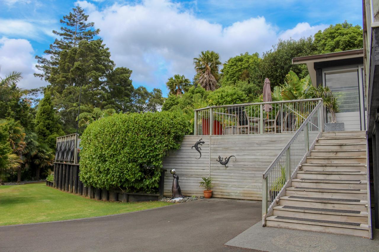 Amazing Kiwi Lodge Whangamata Exterior foto